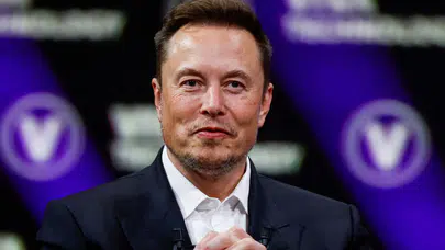 Elon Musk'a Çarpıcı Teklif: İlk Dolar Trilyoneri Olma Yolu Açıldı