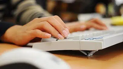 Anadolu Vakfı, Üniversite Bursu İçin Başvurulara Start Verdi