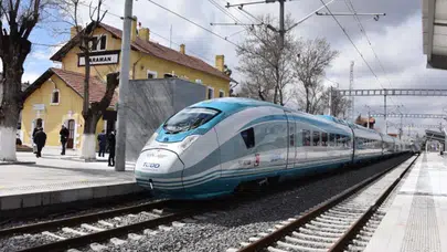 Ankara-İstanbul Hızlı Tren Sefer Süreleri Kısalıyor!