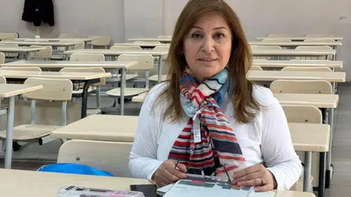 53 yaşında üniversite sıralarına adım attı