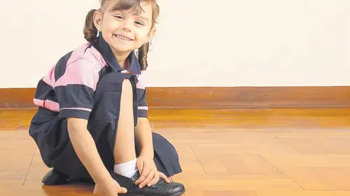 Siyah Okul Ayakkabaları Mcoletten Geri Dönüş Yapıyor mu?