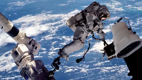 Çin'in Astronotları Uzayda Bir Ay Daha Görevde Kalacak!