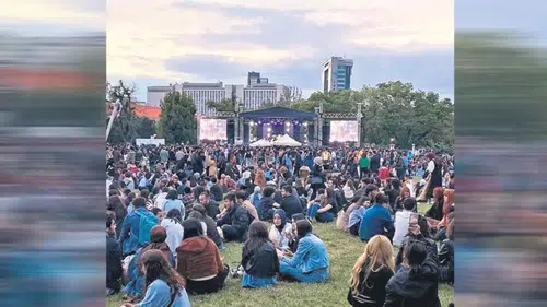 Üniversiteler Şenliklerle Renkleniyor Yeni Sezon Heyecanı