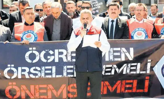 Eğitimde Kriz: Öğretmenler Grevde