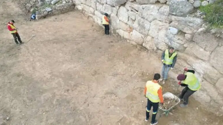 Knidos Antik Kenti’nde Otopark Tartışması: Arkeologlardan Uyarı