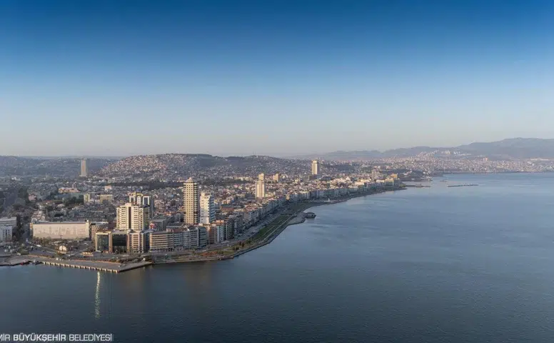 İzmir'de Kentin Sesi Krizle Mücadelede Yükseliyor