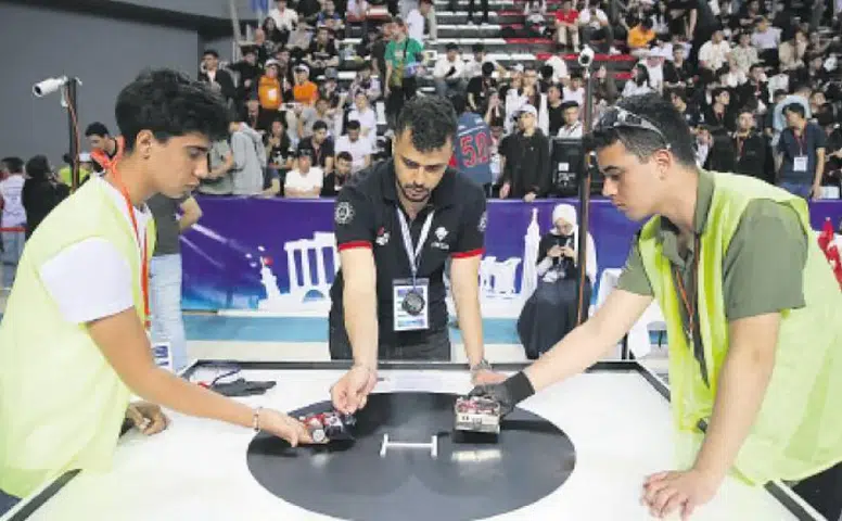 Antalya’da Robot Teknolojileri Yarışması Yapılıyor