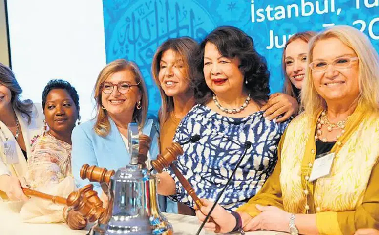 Kadın Yöneticiler Birbirlerinin Başarılarına Destek Oluyor